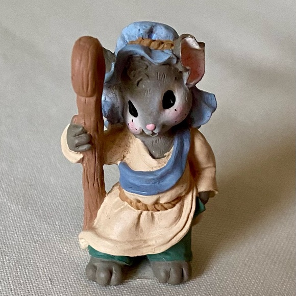 Midwest Mousekins Nativity Set - Picture 9 of 16